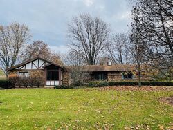 Pre-foreclosure in  3rd St Winthrop Harbor, IL 60096