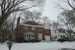 Pre-foreclosure in  Ashland Ave Evanston, IL 60202