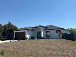 Pre-foreclosure in  11th St Sw Lehigh Acres, FL 33976