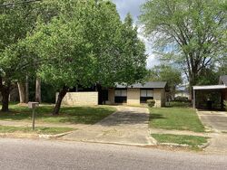 Pre-foreclosure in  Southlawn Dr Montgomery, AL 36108