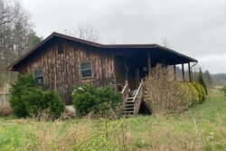  Strange Rd, Jeffersonville KY
