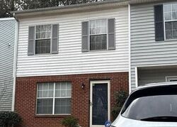 Pre-foreclosure in  Wedgeview Dr Tucker, GA 30084
