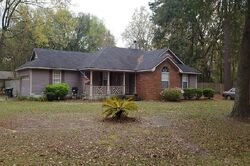 Pre-foreclosure in  Lochwood Dr Valdosta, GA 31601