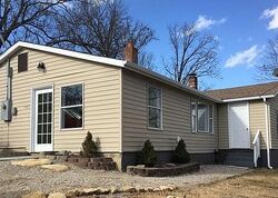 Pre-foreclosure in  State Rd E De Soto, MO 63020