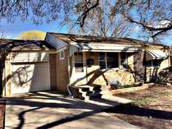 Pre-foreclosure in  Waverly St Wichita, KS 67218