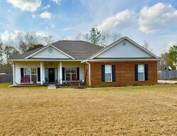 Pre-foreclosure in  Live Oaks Dr Millbrook, AL 36054
