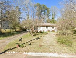 Pre-foreclosure in  Citizen Cir Austell, GA 30106