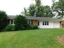  Magnolia Dr, Mount Vernon IN