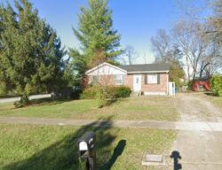 Pre-foreclosure in  Heatherbourne Dr La Grange, KY 40031