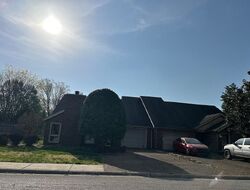 Pre-foreclosure in  Steeplechase Way Bowling Green, KY 42103