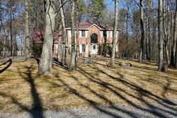 Pre-foreclosure in  Teaberry Trl Stroudsburg, PA 18360