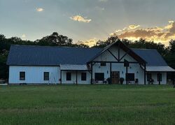 Pre-foreclosure in  Grant Ln Chapel Hill, TN 37034