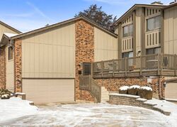 Pre-foreclosure in  Clubside Dr Willowbrook, IL 60527