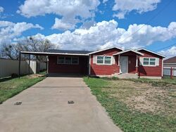 Pre-foreclosure in  E 40th St San Angelo, TX 76903