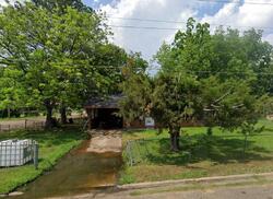 Pre-foreclosure in  5th St West Point, MS 39773