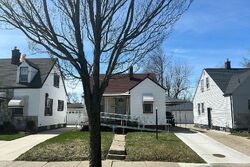 Pre-foreclosure in  N Ardmore St Pontiac, MI 48342