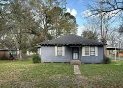 Pre-foreclosure in  Marilyn St Rosenberg, TX 77471