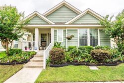 Pre-foreclosure in  Live Oak Ln Aubrey, TX 76227