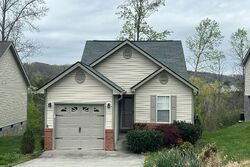 Pre-foreclosure in  Sails Way Knoxville, TN 37932
