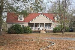 Pre-foreclosure in  Eastview Dr Aberdeen, NC 28315