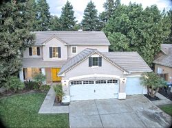 Pre-foreclosure in  W Lisendra Dr Visalia, CA 93277
