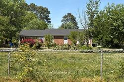 Pre-foreclosure in  Sunset Blvd Chester, VA 23836
