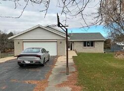 Pre-foreclosure in  Squaw Prairie Rd Belvidere, IL 61008