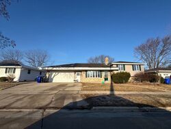 Pre-foreclosure in  S Theodore St Appleton, WI 54915