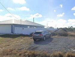 Pre-foreclosure in  Maywood Cir Labelle, FL 33935
