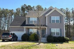 Pre-foreclosure in  Ravenscraig Cres Richmond, VA 23231
