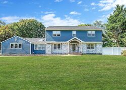 Pre-foreclosure in  Clime Ct Saint James, NY 11780