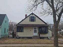 Pre-foreclosure in  Arion St E Saint Paul, MN 55118