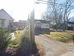 Pre-foreclosure in  W Bend Dr Nashville, TN 37209