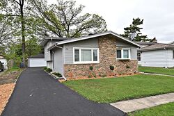  Ash Ave, Wood Dale IL
