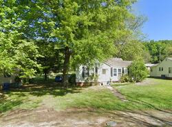 Pre-foreclosure in  6th Ave E Oneonta, AL 35121