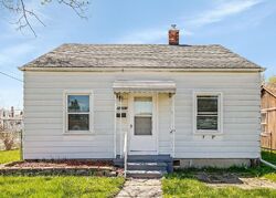 Pre-foreclosure in  Rausch Ave Eastpointe, MI 48021