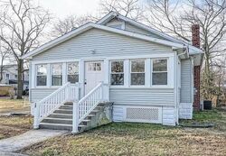 Pre-foreclosure in  CRESCENT AVE Woodbury, NJ 08096