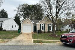 Pre-foreclosure in  Foster Brook Dr Charlotte, NC 28216