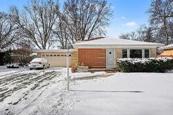 Pre-foreclosure in  S Westgate Dr Palos Heights, IL 60463