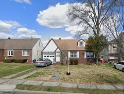 Pre-foreclosure in  Hartwich St Maywood, NJ 07607