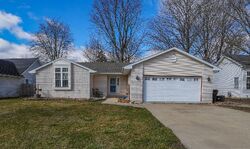 Pre-foreclosure in  Diversatech Dr N Manteno, IL 60950
