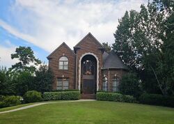 Pre-foreclosure in  Greystone Way Birmingham, AL 35242