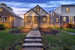 Pre-foreclosure in  S Paxton Ave Chicago, IL 60617