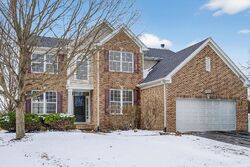  Russell Dr, Schaumburg IL