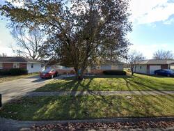 Pre-foreclosure in  Bell Ave Mattoon, IL 61938