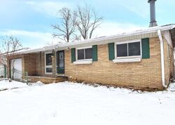 Pre-foreclosure in  Dundee Rd East Peoria, IL 61611