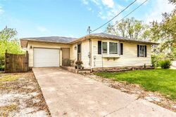 Pre-foreclosure in  Sunrise Ave Pekin, IL 61554