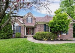 Pre-foreclosure in  Holly Forest Rd Louisville, KY 40245
