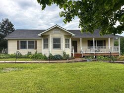 Pre-foreclosure in  Deerfield Ln Warrenton, MO 63383