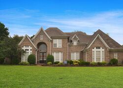 Pre-foreclosure in  Woodland Trce W Southaven, MS 38672